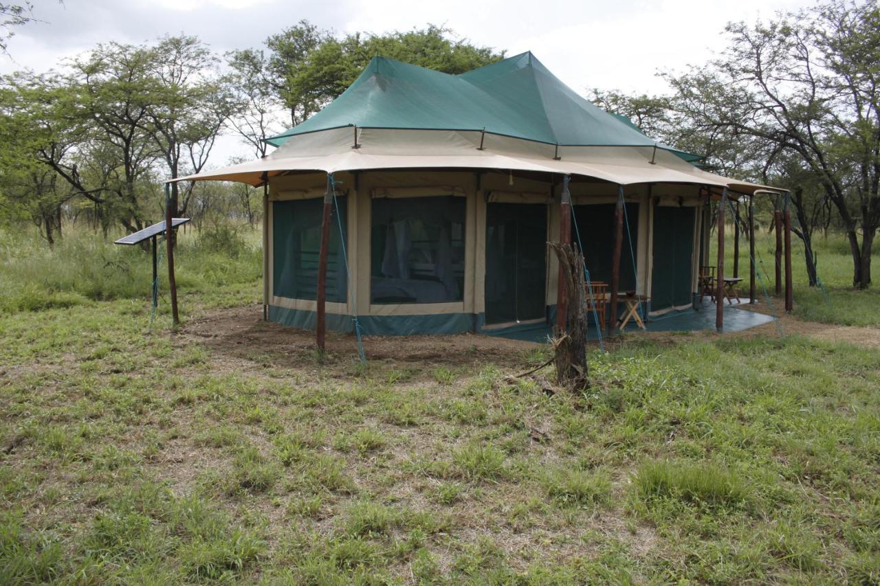 Osero Serengeti Luxury Tented Camp Banagi Exterior photo